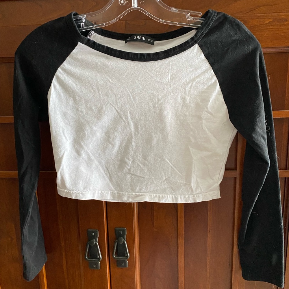Long Sleeve Cropped Tee
